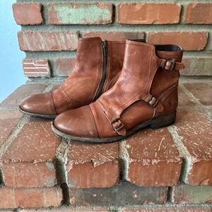 Frye Ethan Triple Monk Strap Ankle Boots in Cognac Brown Women's Sz 9